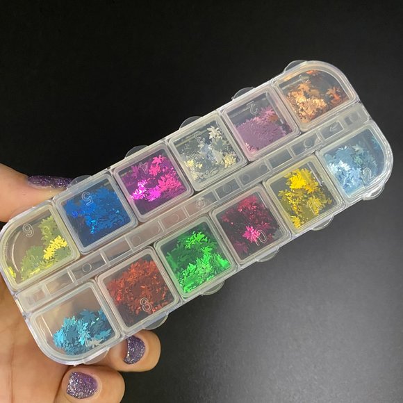 Maple Leaves Shape Nail Art Glitter Flakes 3D - Picture 2 of 7